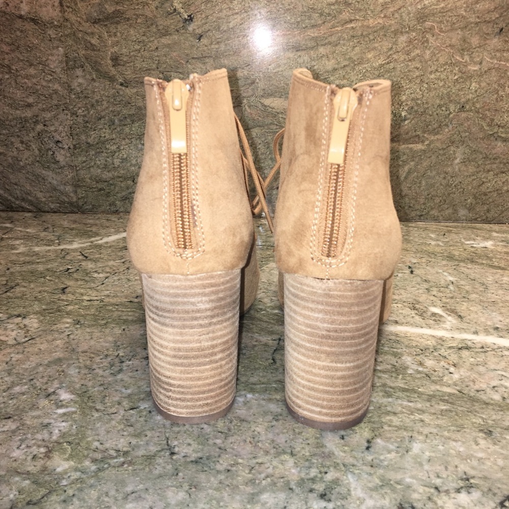 ❌SOLD❌ Tan booties - Picture 3 of 4